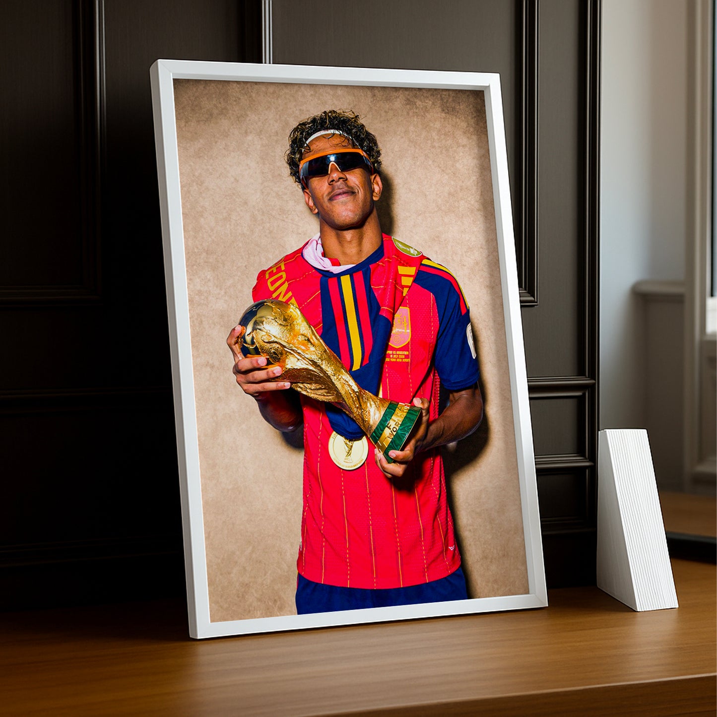 Cadre Photo Lamine Yamal Portrait Coupe du Monde – Lunettes & Trophée TonCadre
