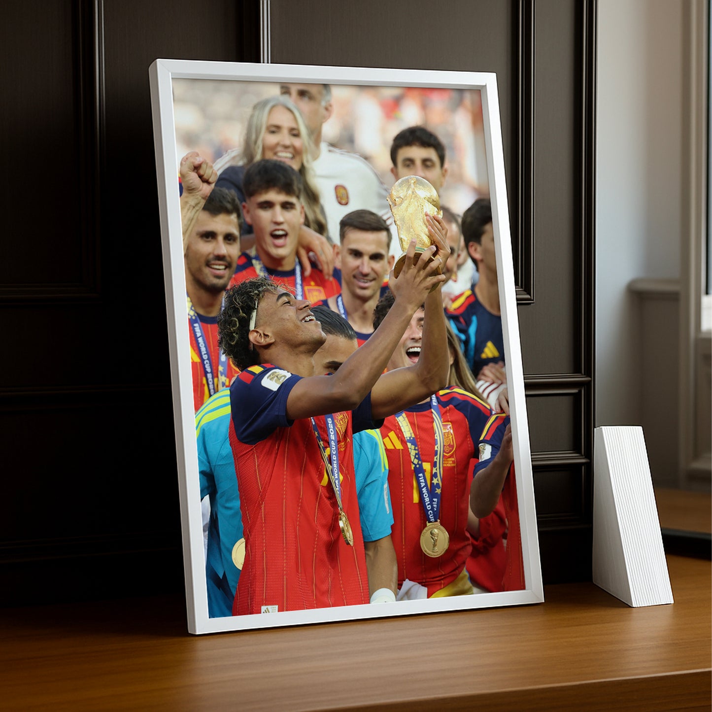 Cadre Photo Lamine Yamal Soulève la Coupe du Monde 2026 – Espagne TonCadre
