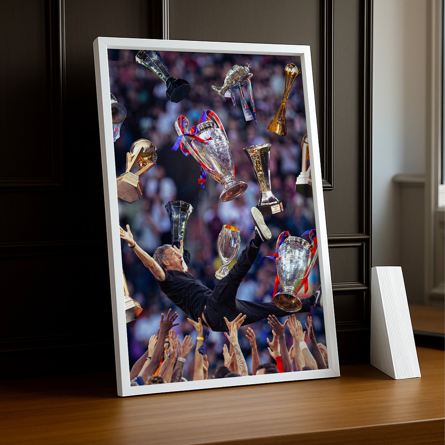 Cadre Photo Luis Enrique – Porté en Triomphe par les Joueurs PSG 2026 TonCadre