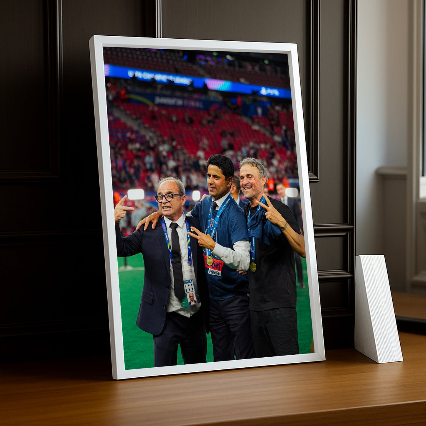 Cadre Photo Nasser & Luis Enrique – Célébration Champions League 2026 | PSG TonCadre