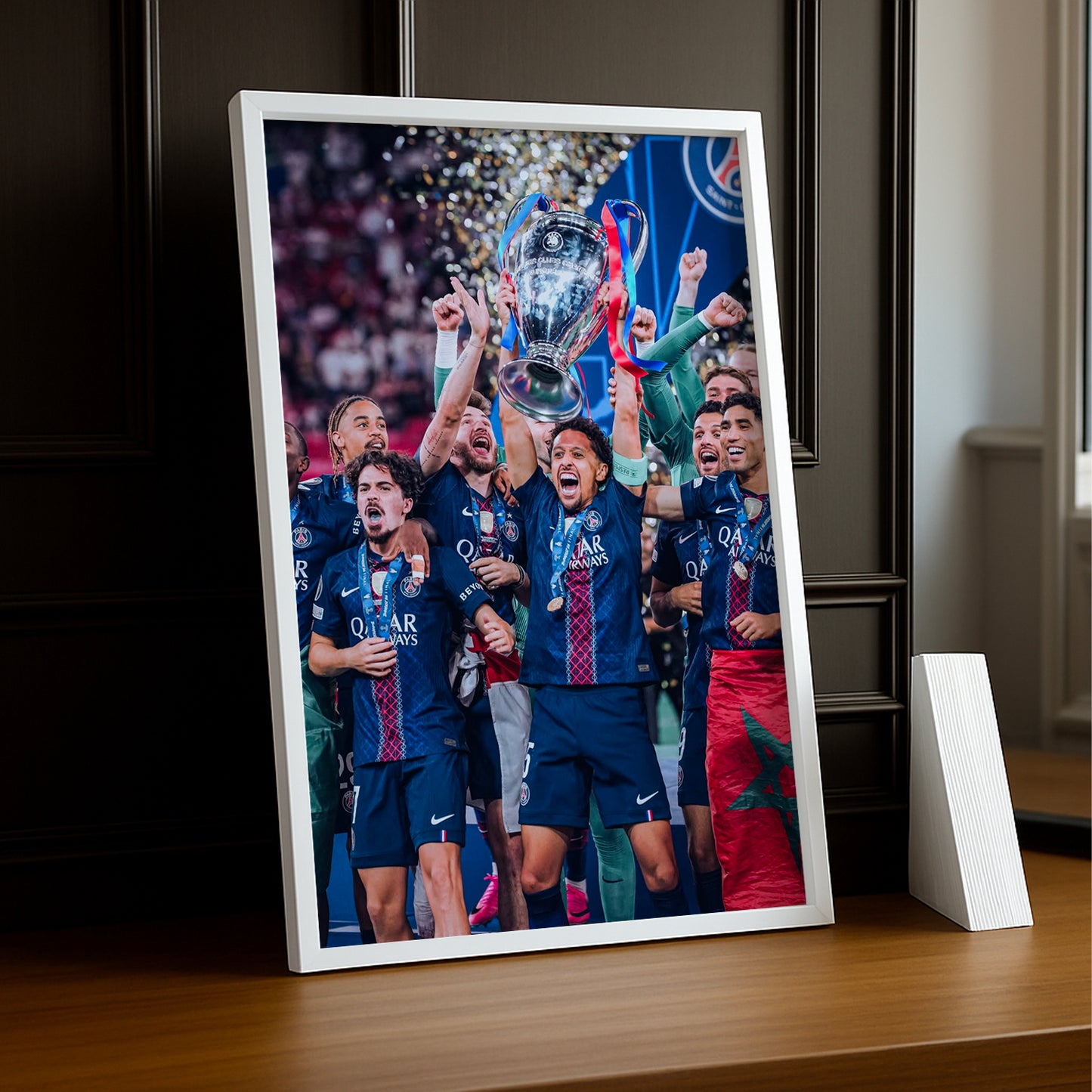 Cadre Photo PSG – Marquinhos & L'Équipe Lèvent le Trophée Champions League 2026 TonCadre