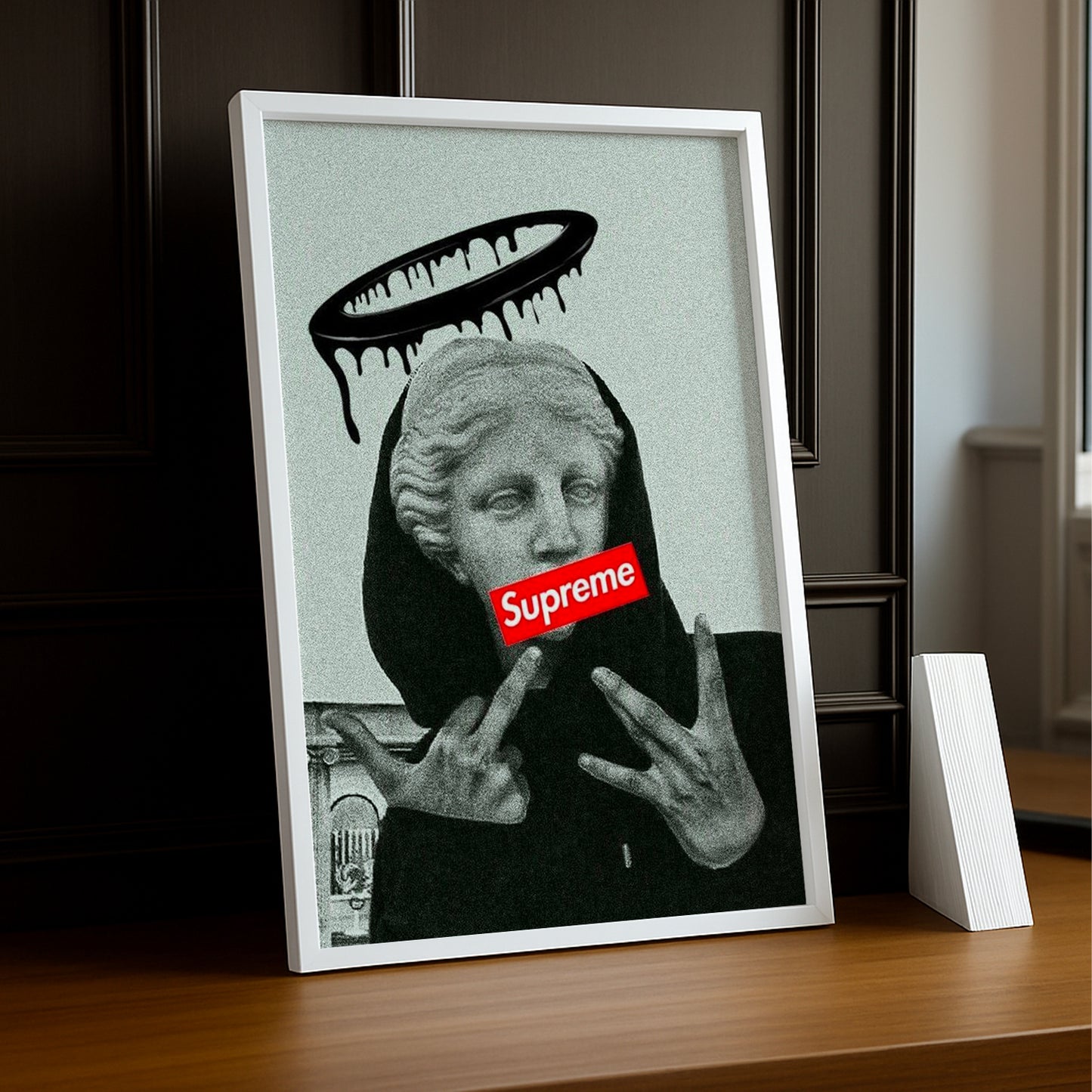 Supreme - Statue