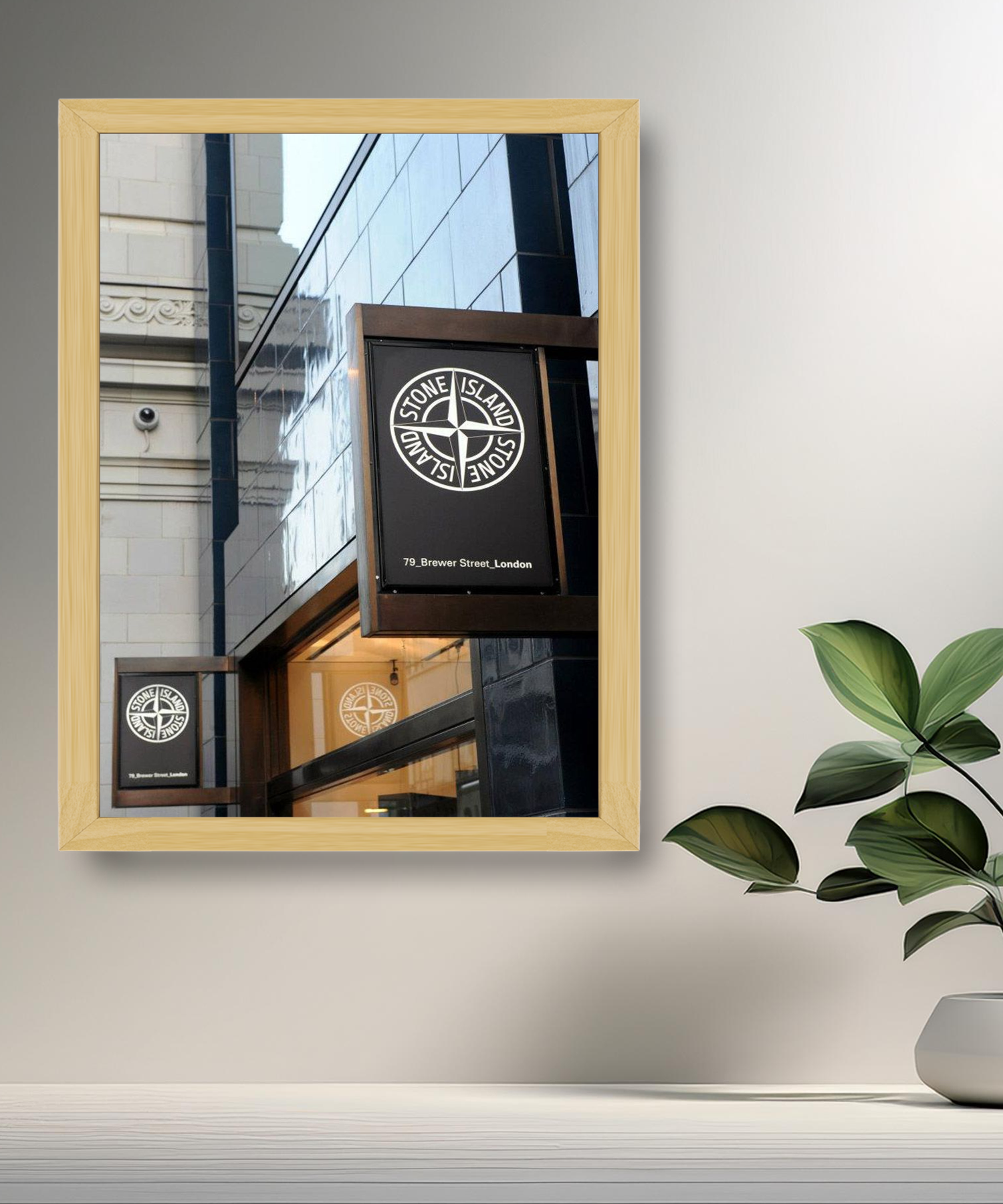 Cadre photo Stone Island devanture