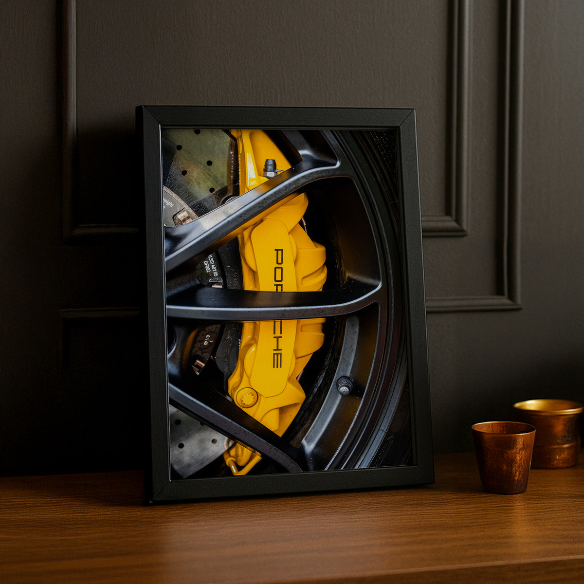 Cadre Étrier de Frein Porsche Jaune – Affiche Déco Automobile TonCadre