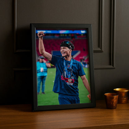 Cadre Photo Dro Fernandez – Célébration Champions League 2026 | PSG TonCadre