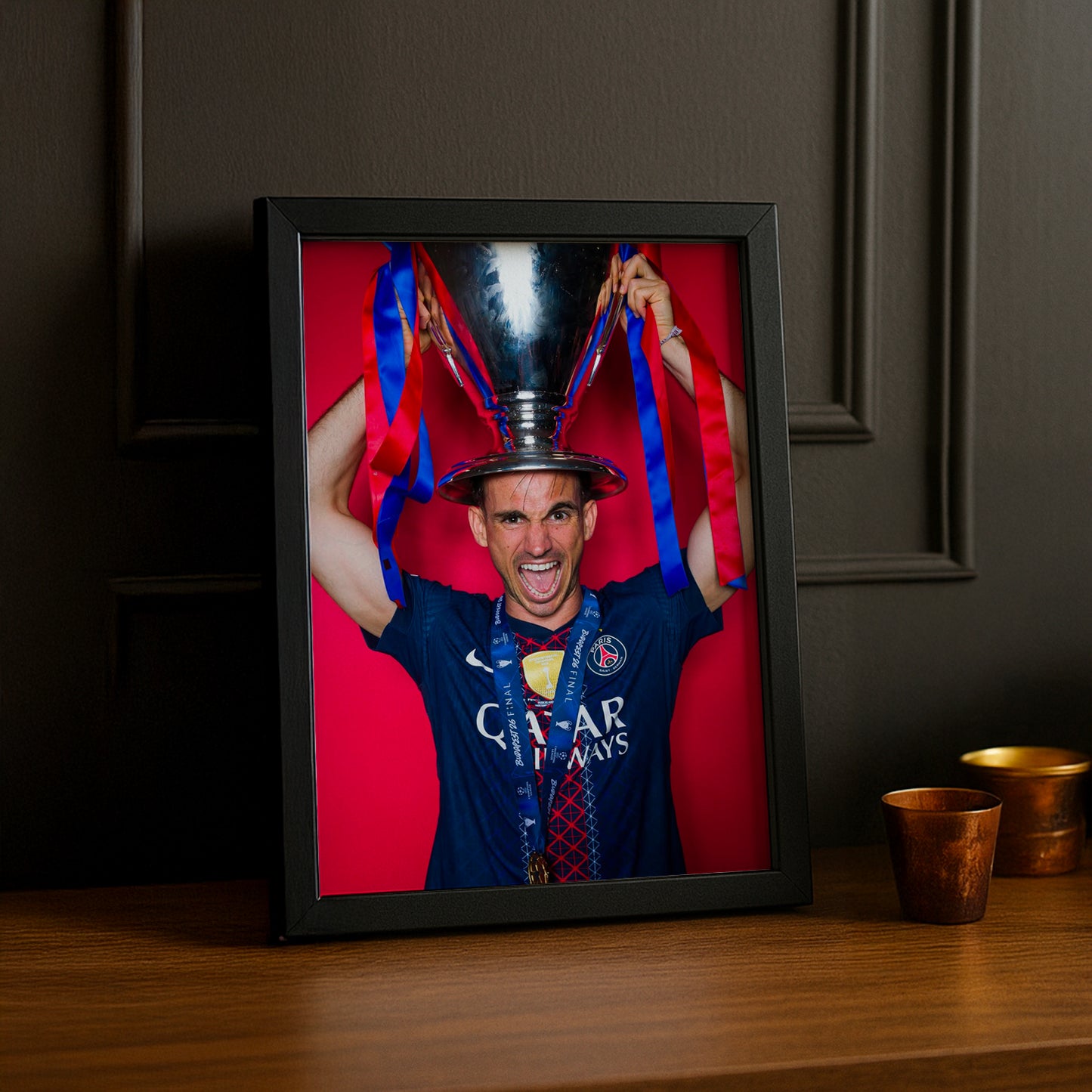 Cadre Photo Fabián Ruiz – Trophée sur la Tête Champions League 2026 | PSG TonCadre