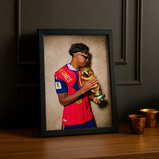 Cadre Photo Lamine Yamal Regarde le Trophée – Profil Champion TonCadre
