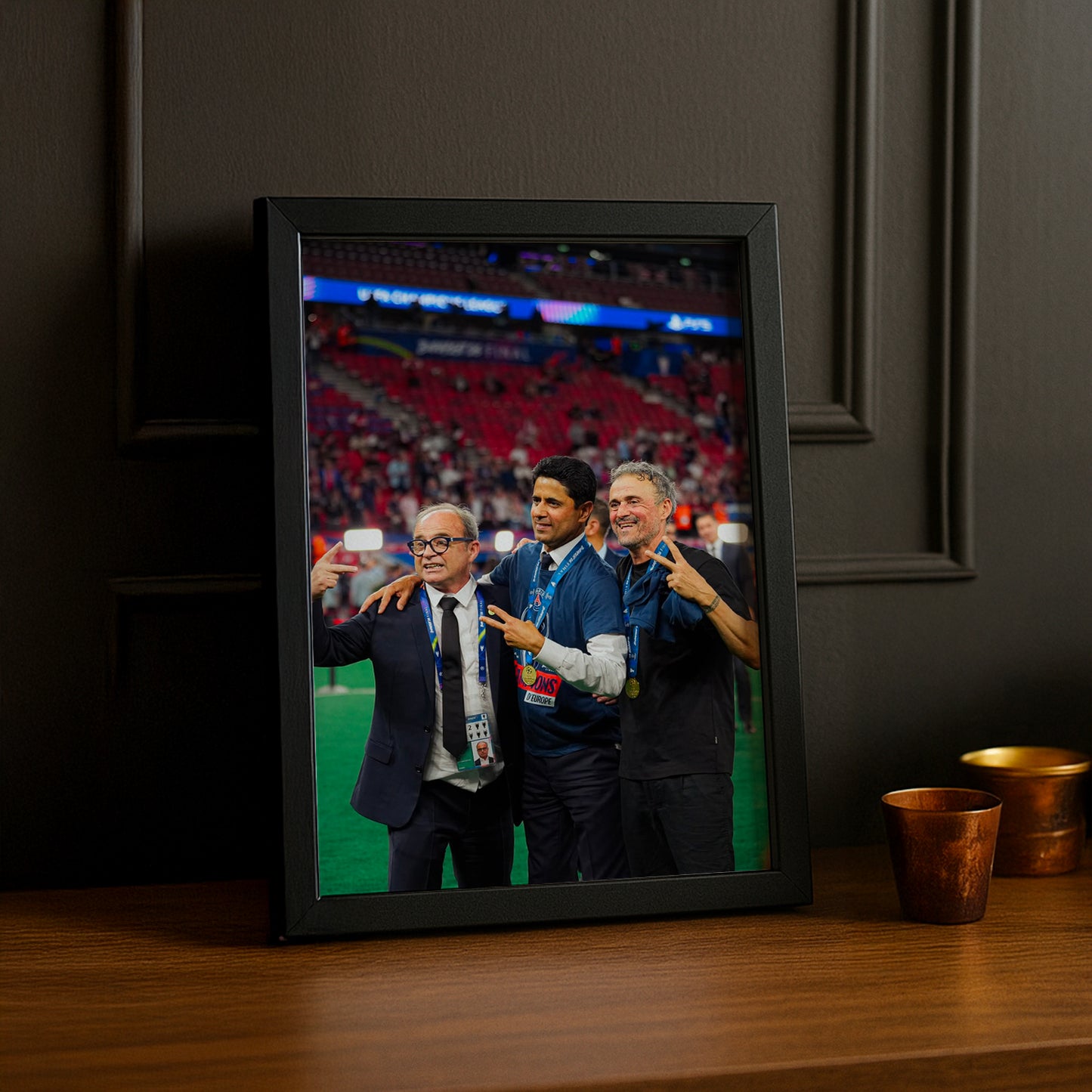 Cadre Photo Nasser & Luis Enrique – Célébration Champions League 2026 | PSG TonCadre