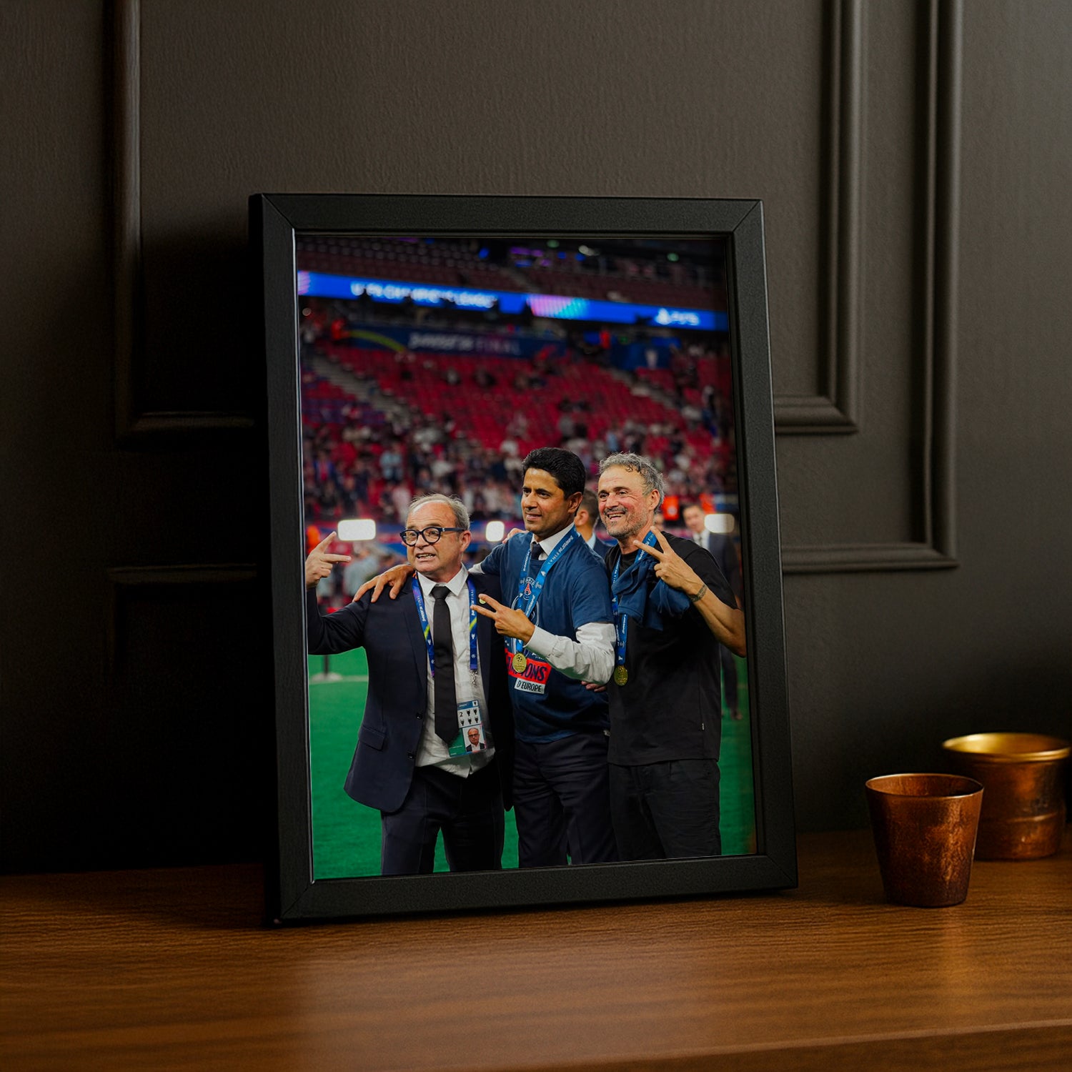 Cadre Photo Nasser & Luis Enrique – Célébration Champions League 2026 | PSG TonCadre