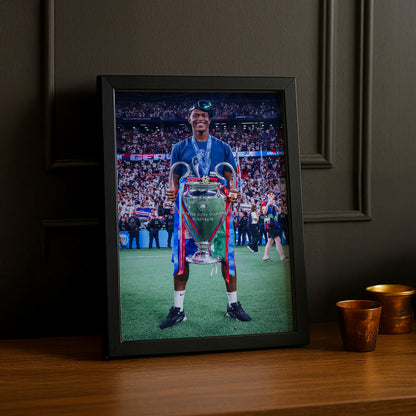 Cadre Photo Nuno Mendes – Trophée Champions League 2026 | PSG TonCadre
