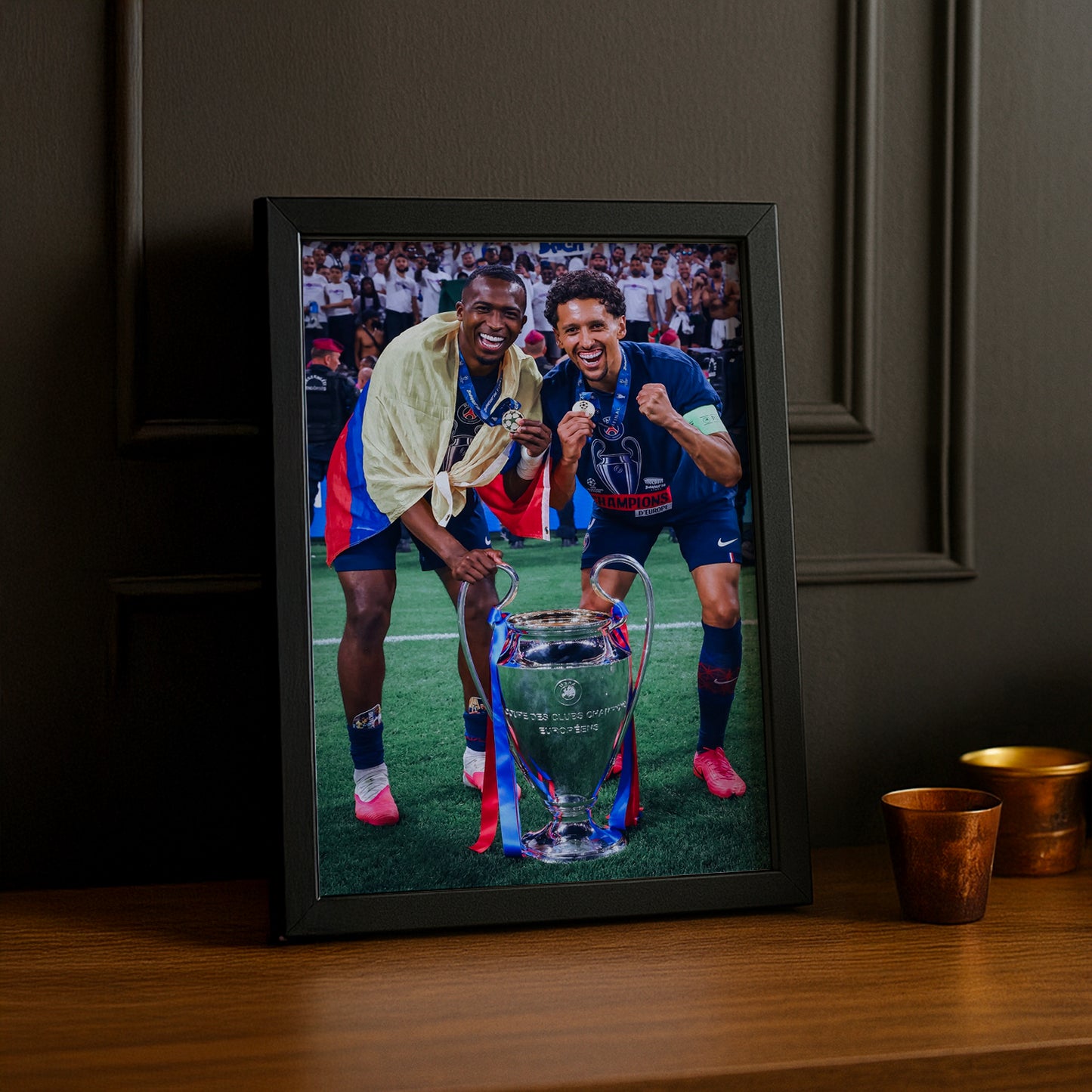 Cadre Photo Pacho & Marquinhos – Trophée Champions League 2026 | PSG TonCadre