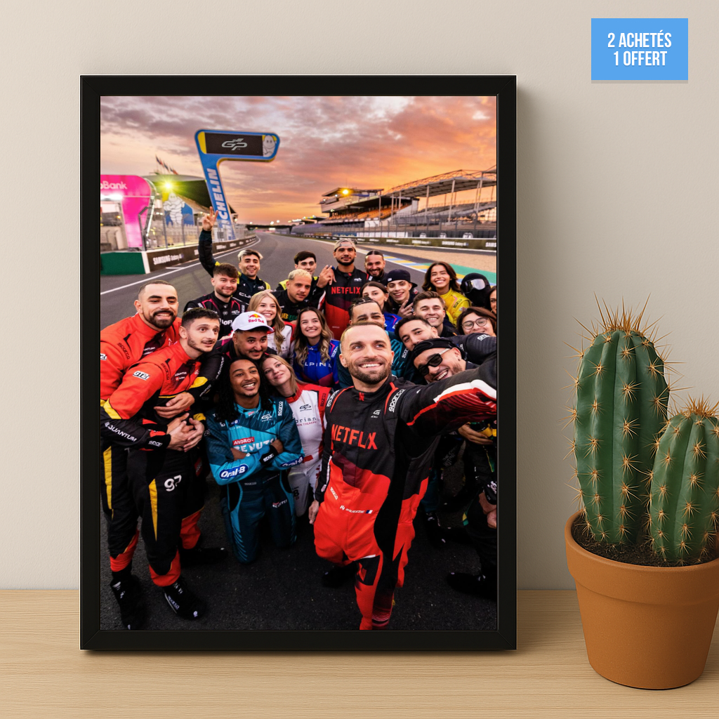 Poster encadrée GP Explorer - Selfie Squeezie