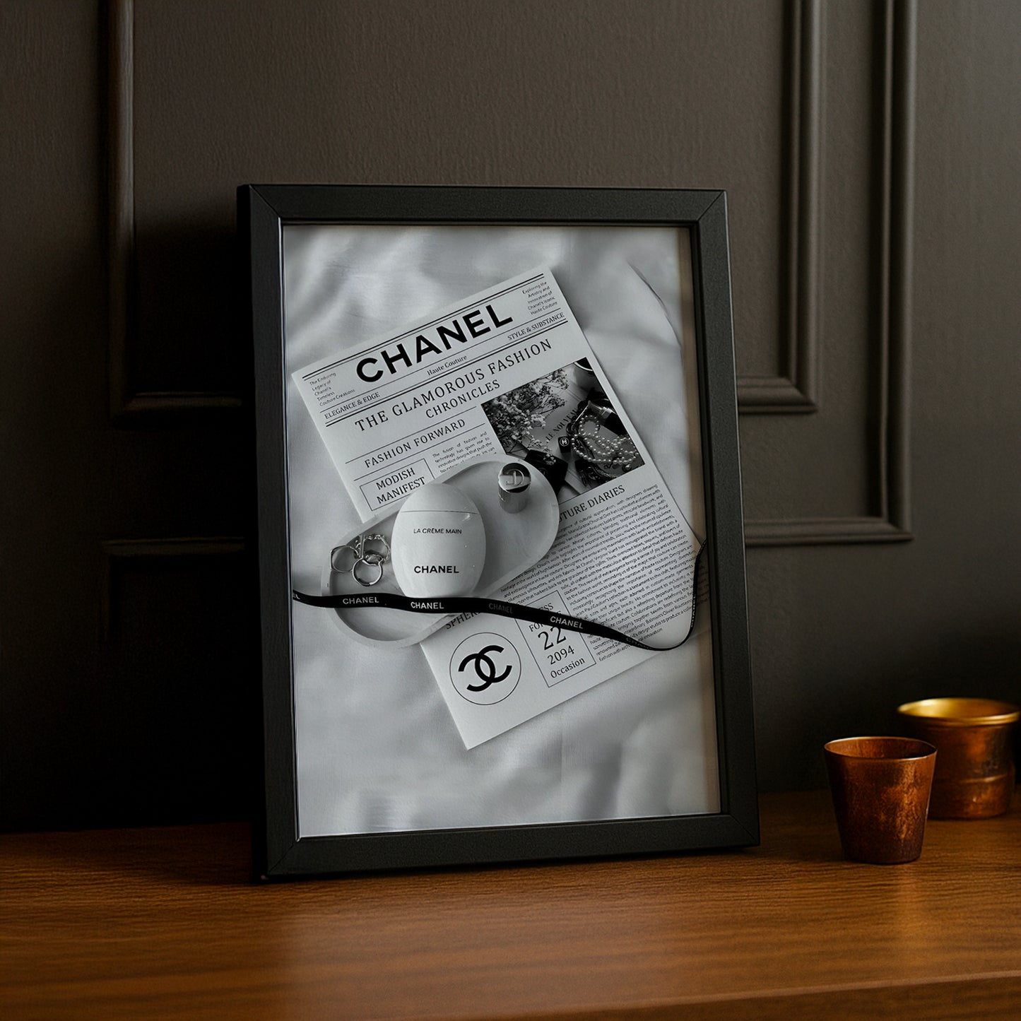 Cadre photo Chanel - Journaux