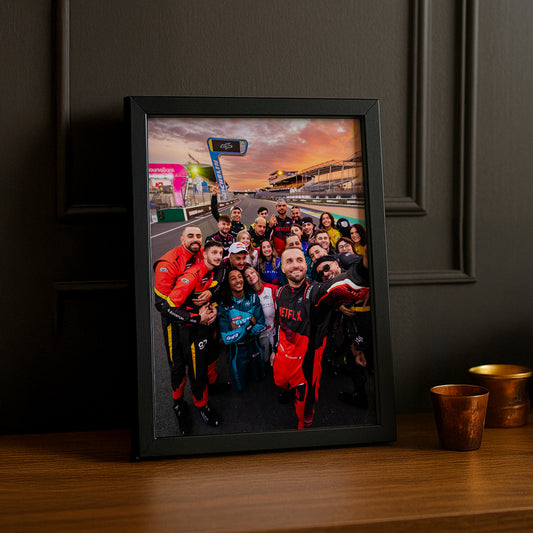 Poster encadrée GP Explorer - Selfie Squeezie