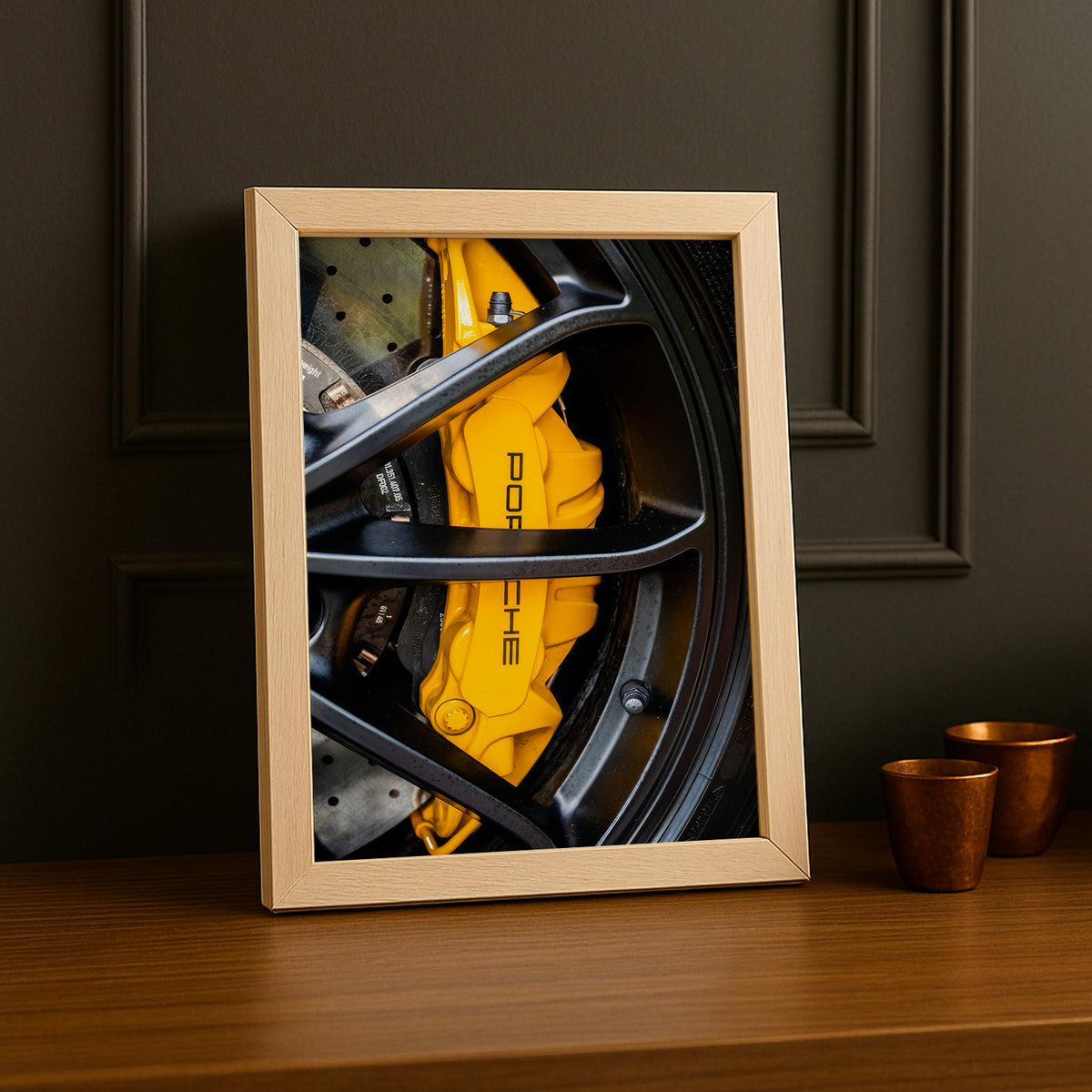 Cadre Étrier de Frein Porsche Jaune – Affiche Déco Automobile TonCadre