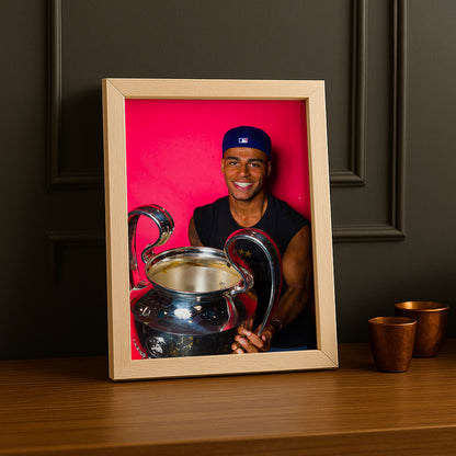 Cadre Photo Désiré Doué – Trophée Champions League 2026 Fond Rose | PSG TonCadre