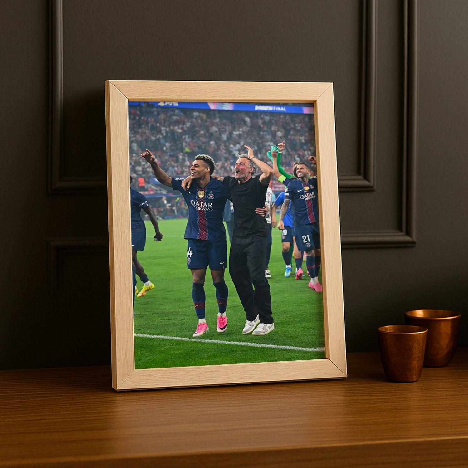 Cadre Photo Luis Enrique & Désiré Doué – Célébration Champions League 2026 | PSG TonCadre