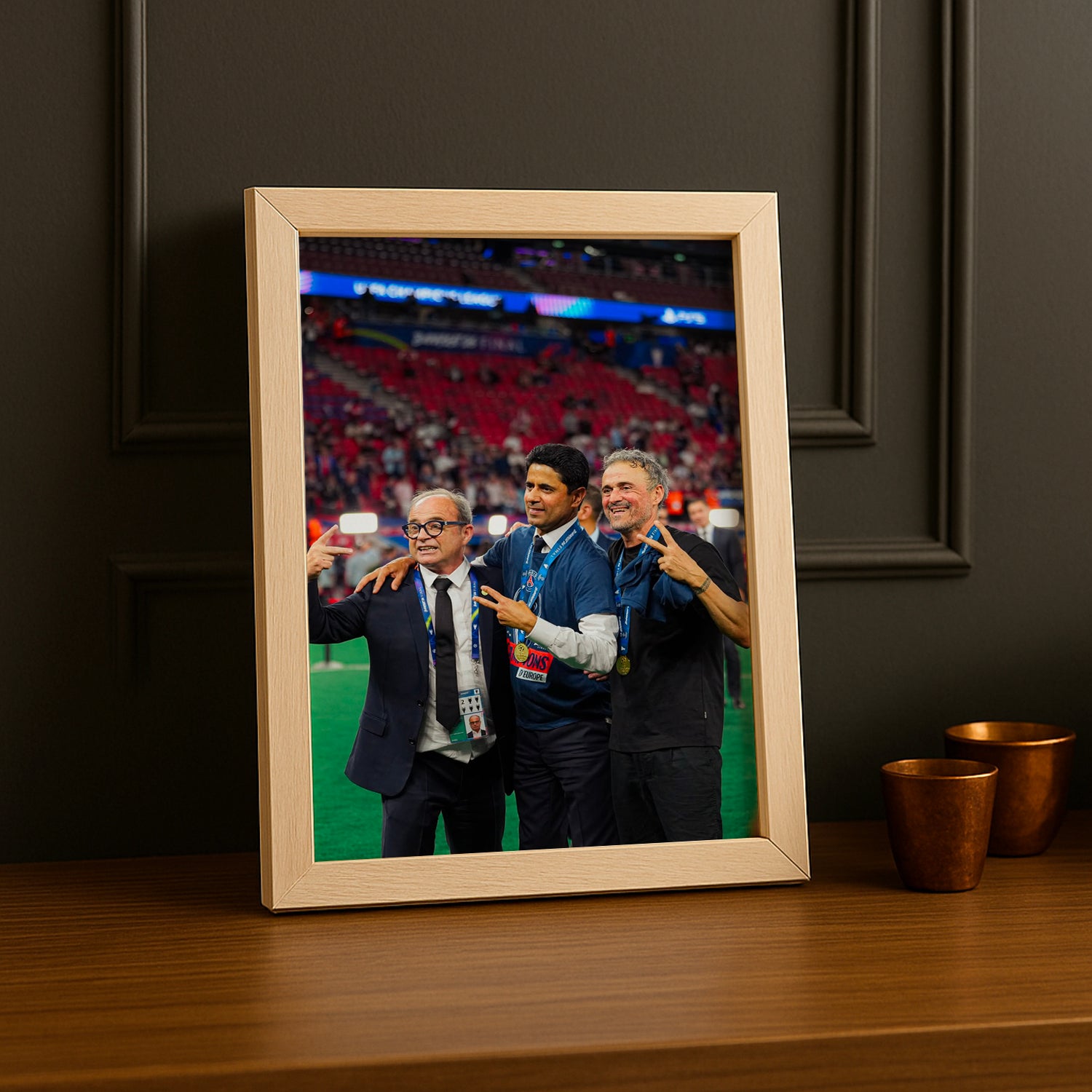 Cadre Photo Nasser & Luis Enrique – Célébration Champions League 2026 | PSG TonCadre