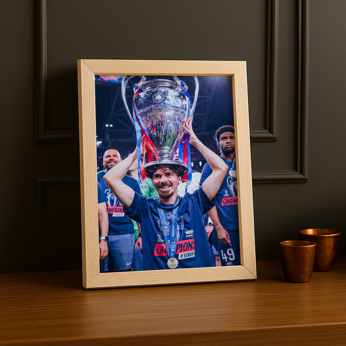Cadre Photo Vitinha – Levée du Trophée Champions League 2026 | PSG TonCadre