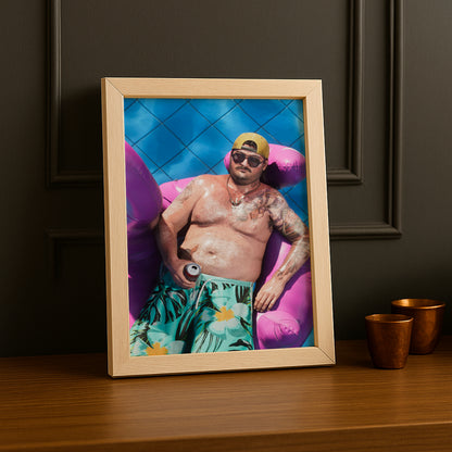 Poster Grand Theft Auto VI – Flamant Rose Piscine Encadré TonCadre