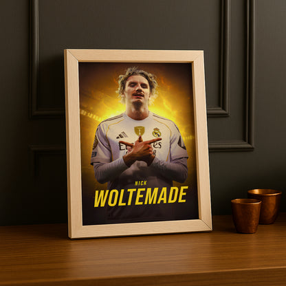 Cadre Photo Nick Woltemade Real Madrid – Affiche HD Encadrée Papier Premium