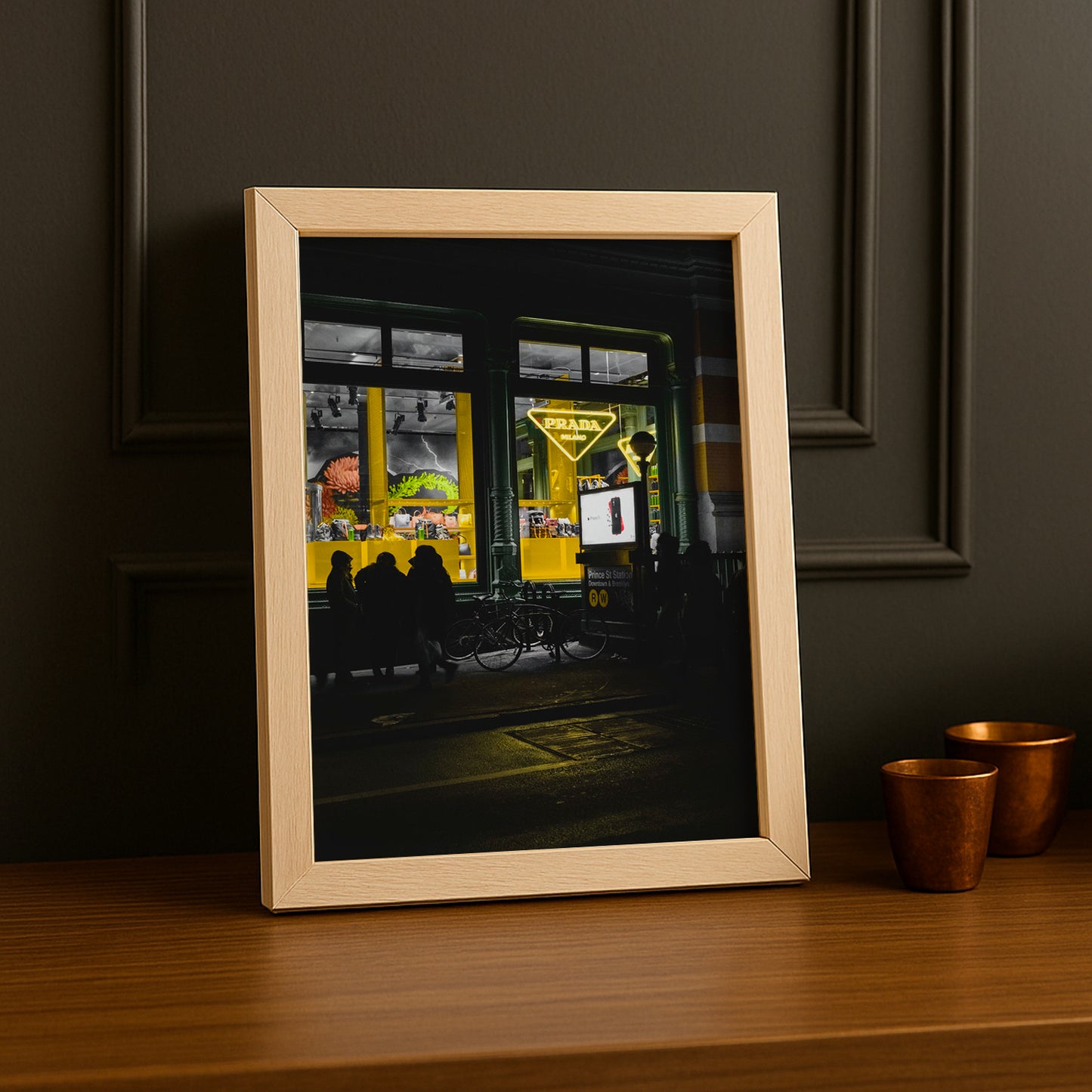 Cadre Photo Prada - Devanture LED Jaune