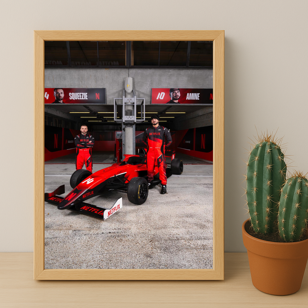 Poster encadrée GP Explorer - Écurie Netflix Squeezie x AmineMaTue