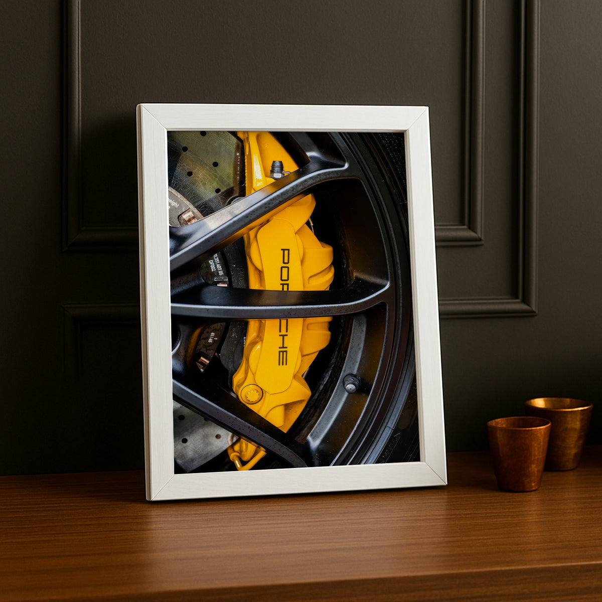 Cadre Étrier de Frein Porsche Jaune – Affiche Déco Automobile TonCadre