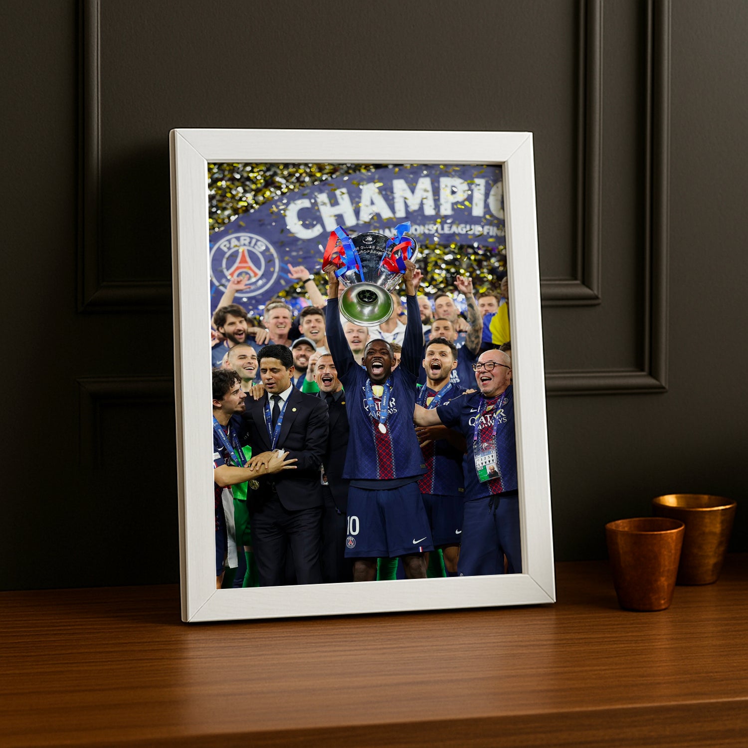 Cadre Photo Dembélé – Levée du Trophée Champions League 2026 | PSG TonCadre
