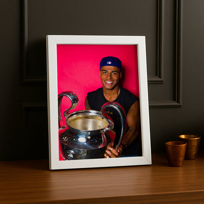 Cadre Photo Désiré Doué – Trophée Champions League 2026 Fond Rose | PSG TonCadre