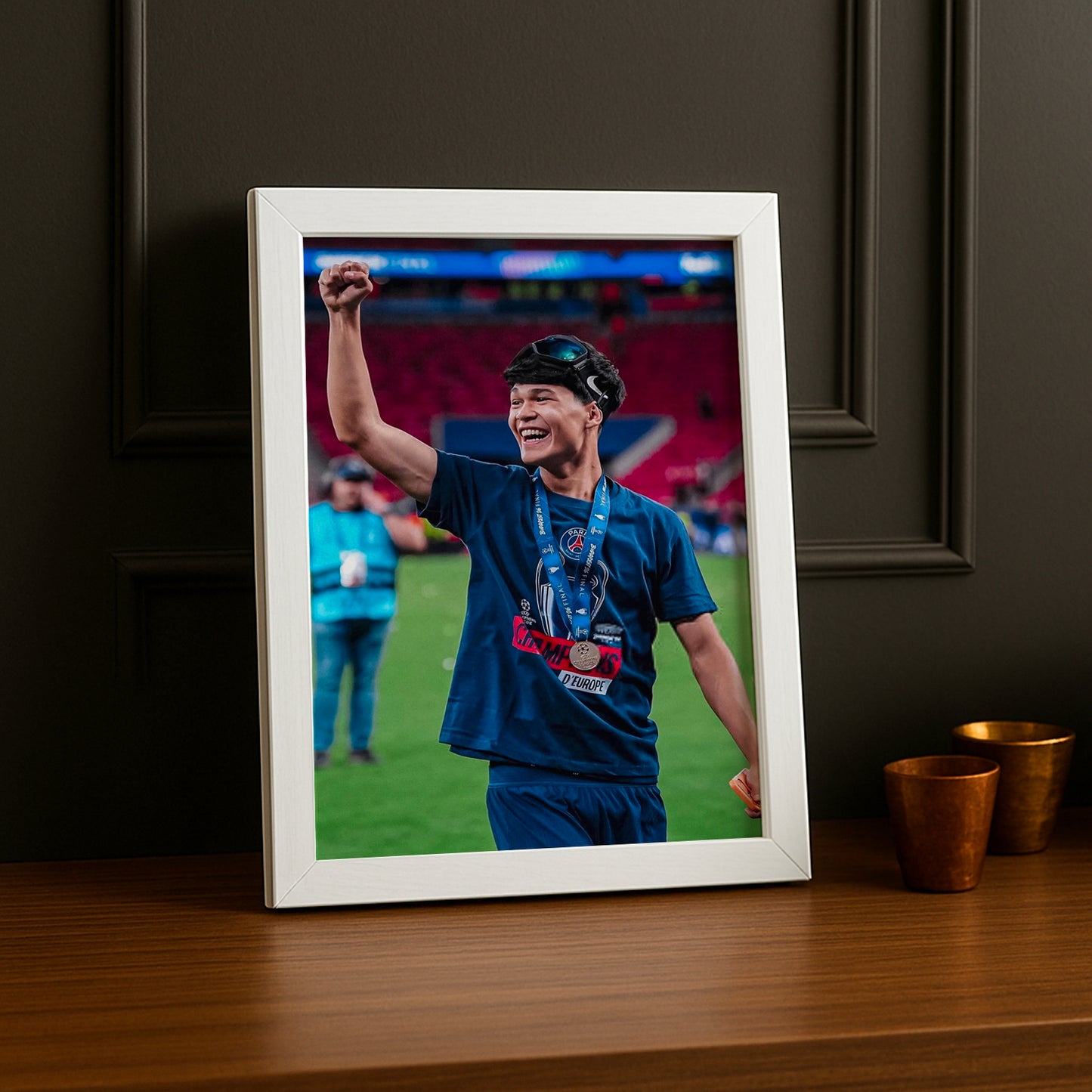 Cadre Photo Dro Fernandez – Célébration Champions League 2026 | PSG TonCadre