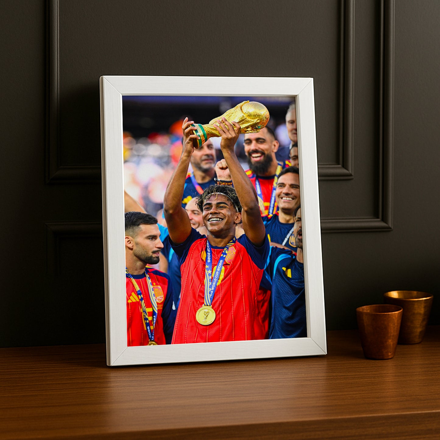 Cadre Photo Lamine Yamal Brandit le Trophée – World Cup 2026 TonCadre