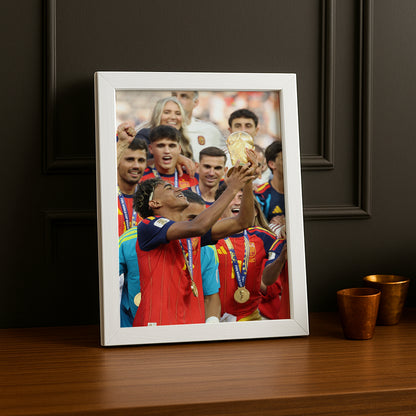 Cadre Photo Lamine Yamal Soulève la Coupe du Monde 2026 – Espagne TonCadre