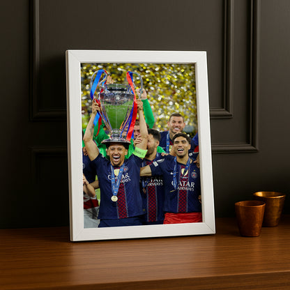 Cadre Photo Marquinhos – Levée du Trophée Champions League 2026 | PSG TonCadre