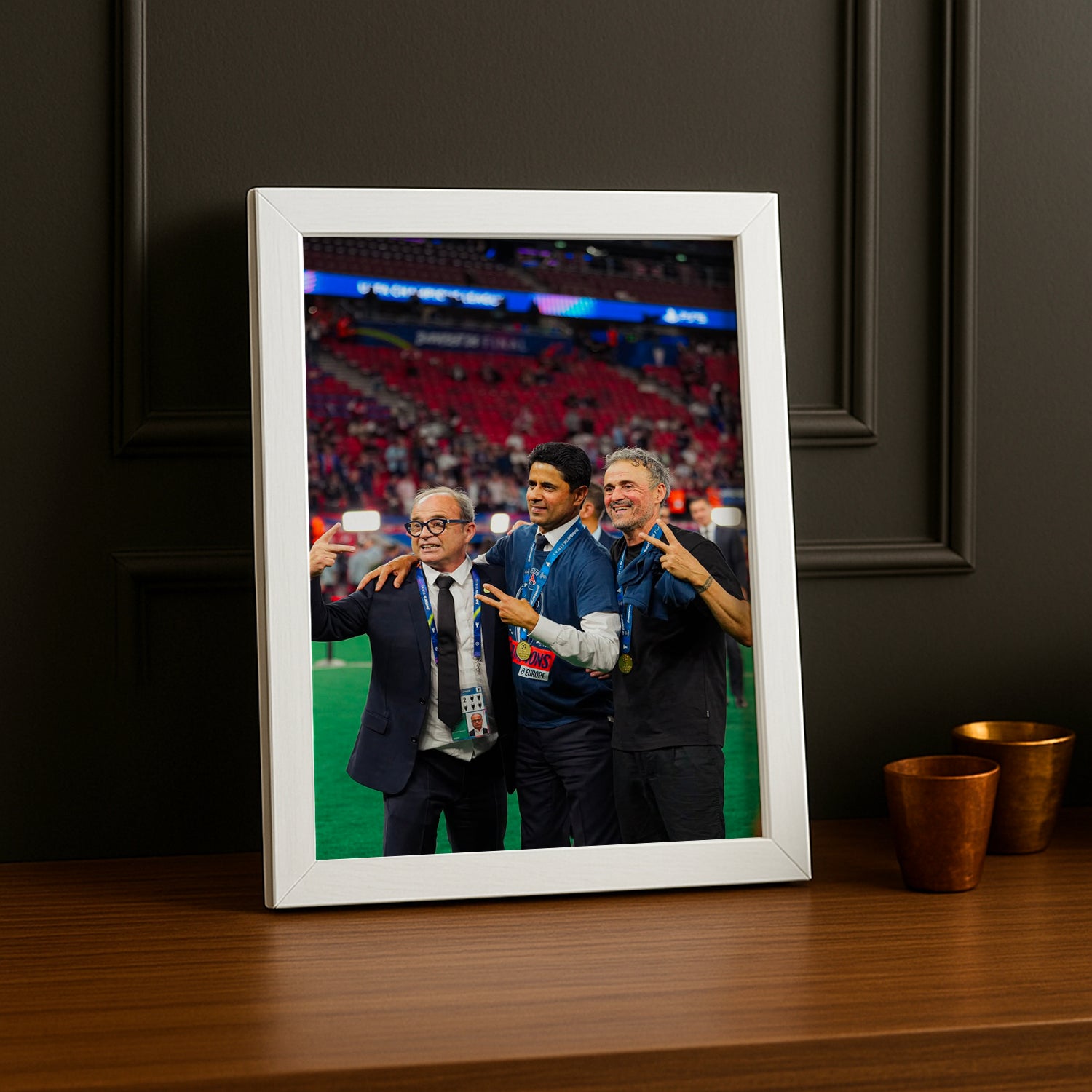 Cadre Photo Nasser & Luis Enrique – Célébration Champions League 2026 | PSG TonCadre