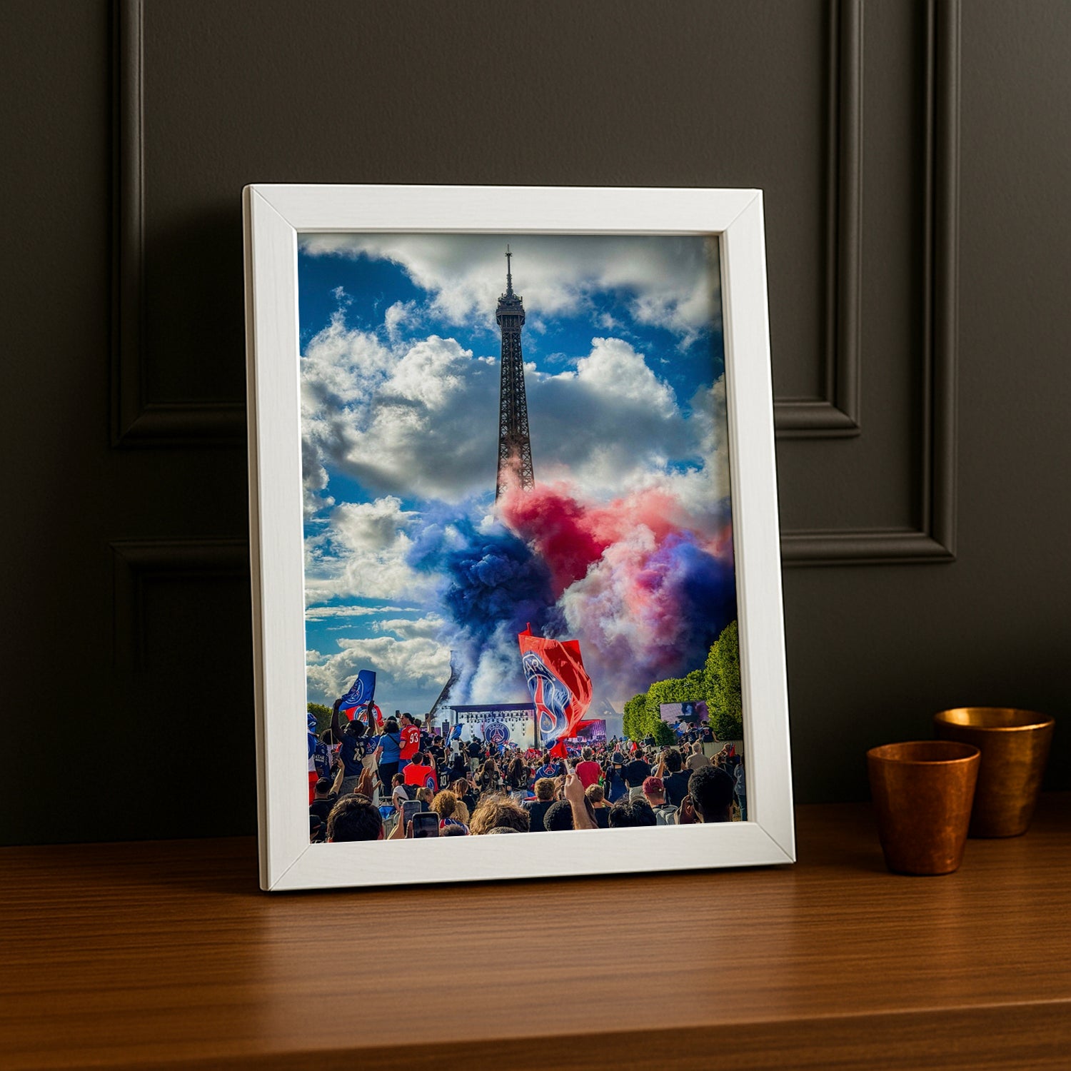 Cadre Photo PSG – Fumigènes Tour Eiffel Supporters Parade Champions League 2026 TonCadre