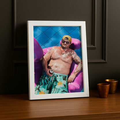 Poster Grand Theft Auto VI – Flamant Rose Piscine Encadré TonCadre