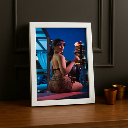 Poster Grand Theft Auto VI – Lucia Rooftop Encadré TonCadre