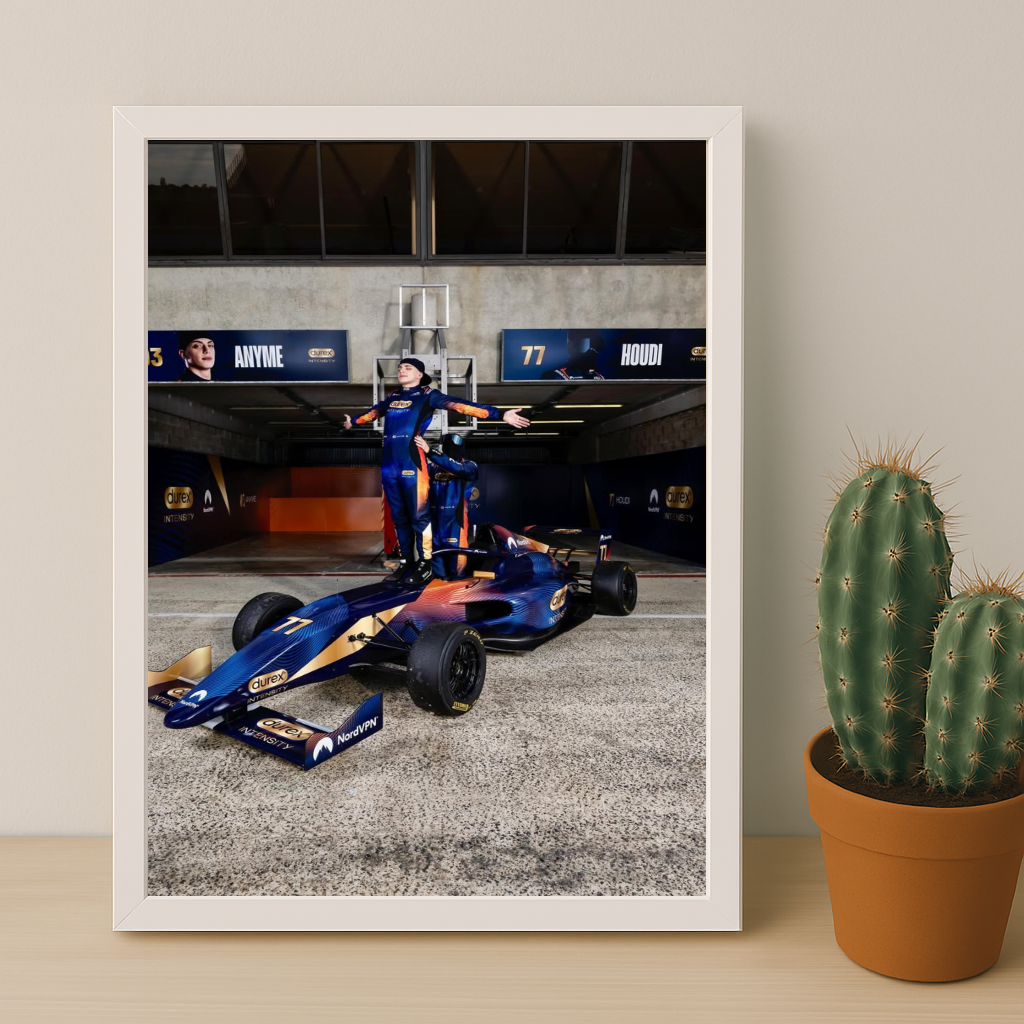 Poster encadrée GP Explorer - Écurie Anyme x Houdi
