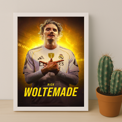 Cadre Photo Nick Woltemade Real Madrid – Affiche HD Encadrée Papier Premium