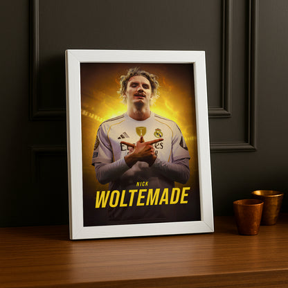 Cadre Photo Nick Woltemade Real Madrid – Affiche HD Encadrée Papier Premium