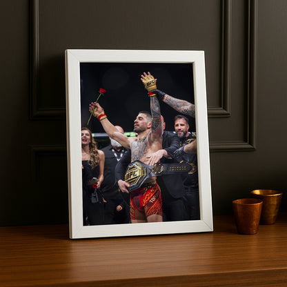 Cadre photo UFC - Ilia Topuria Champion