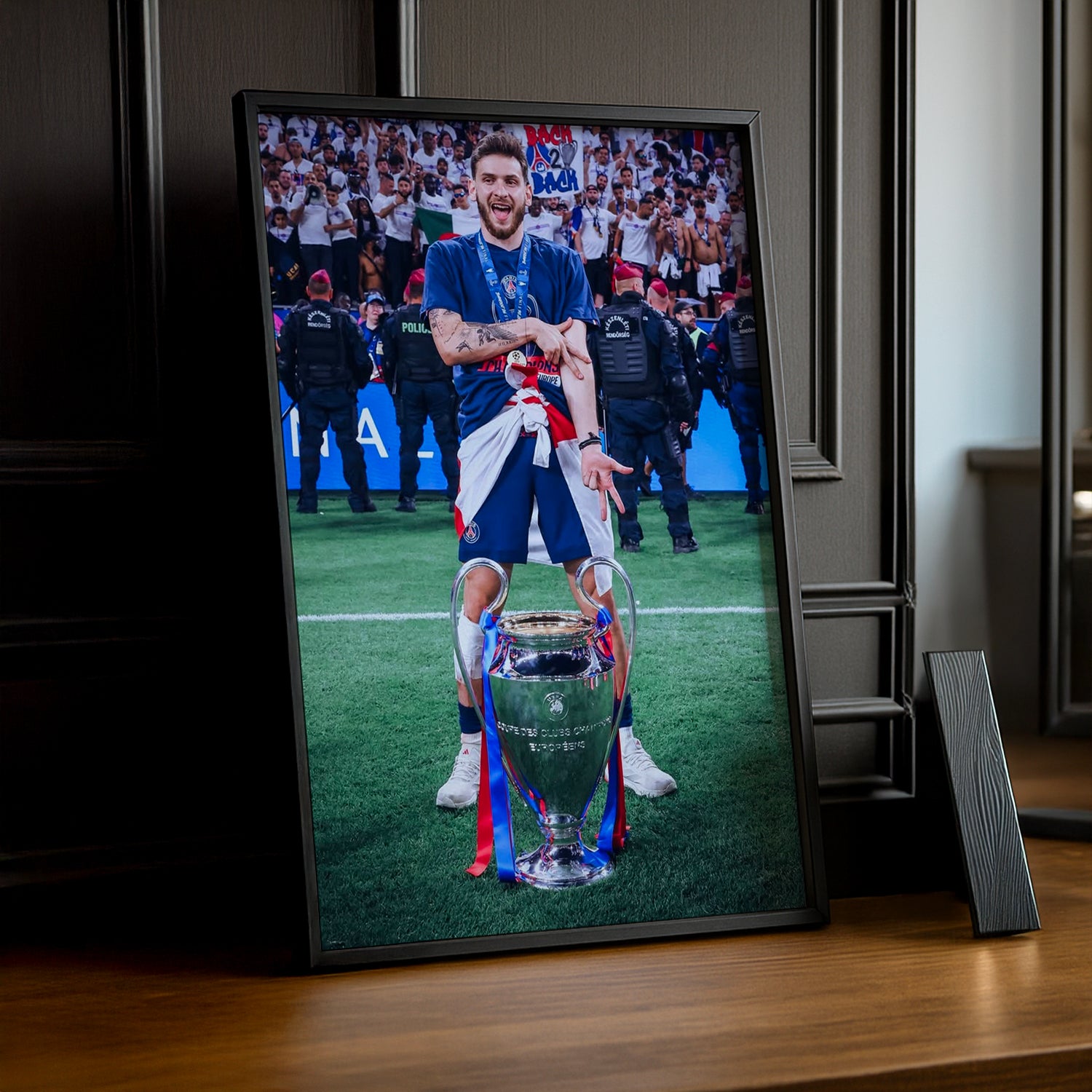 Cadre Photo Kvaratskhelia – Trophée Champions League 2026 | PSG TonCadre