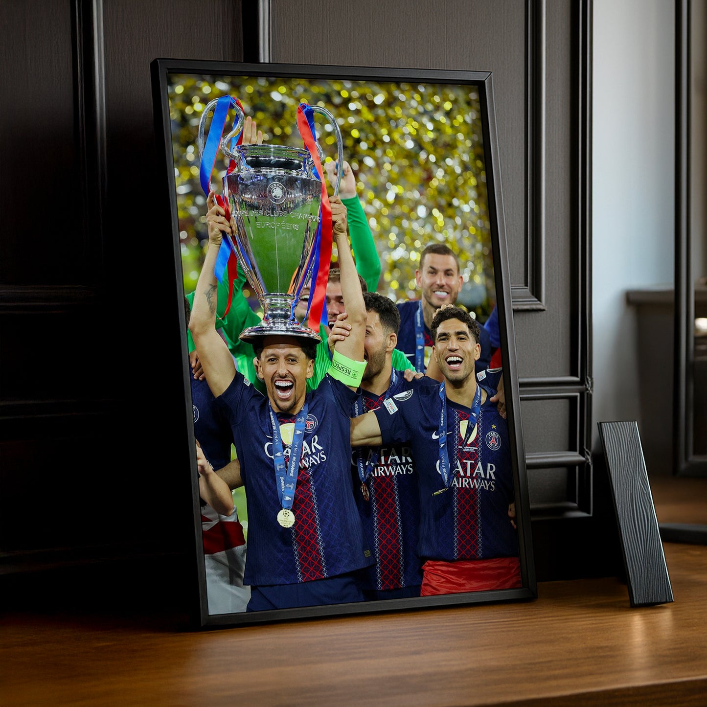 Cadre Photo Marquinhos – Levée du Trophée Champions League 2026 | PSG TonCadre