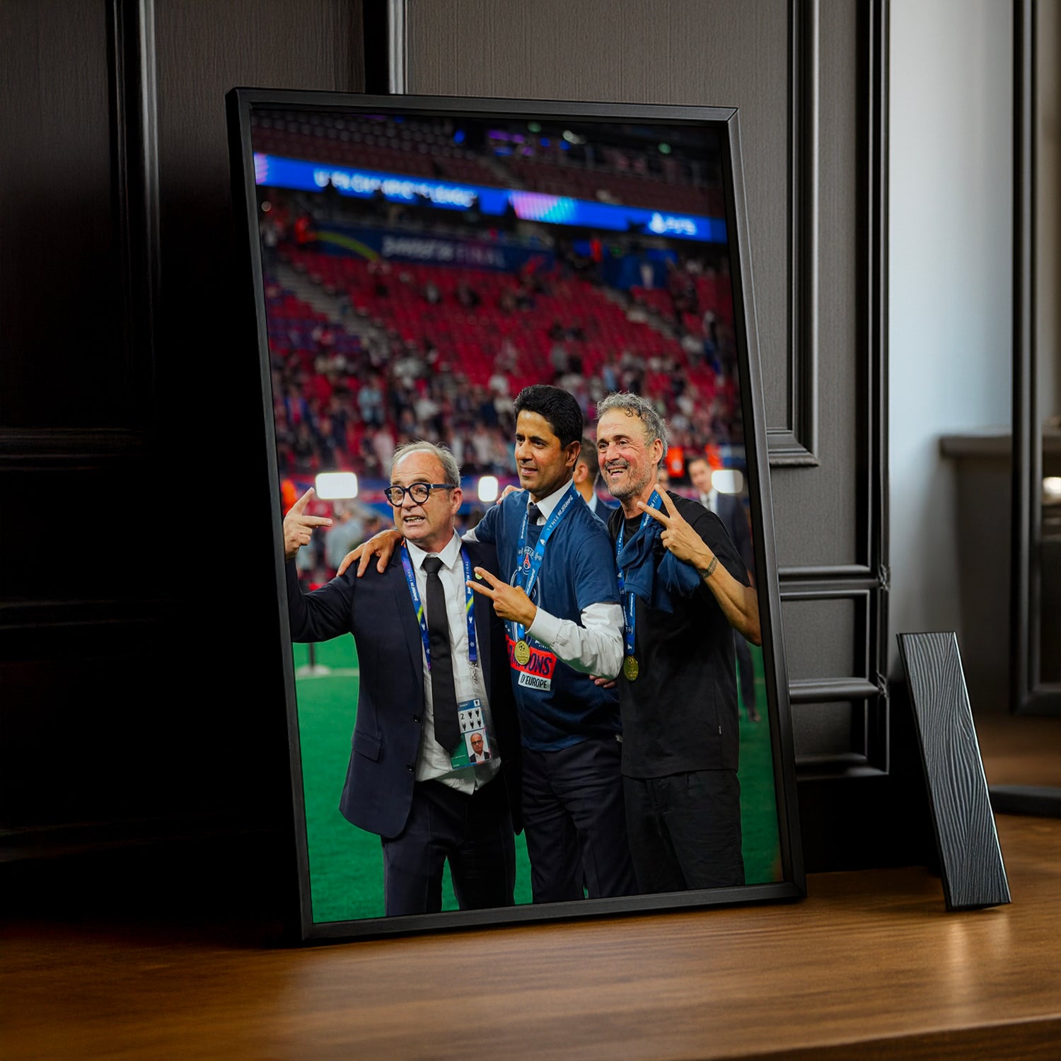 Cadre Photo Nasser & Luis Enrique – Célébration Champions League 2026 | PSG TonCadre