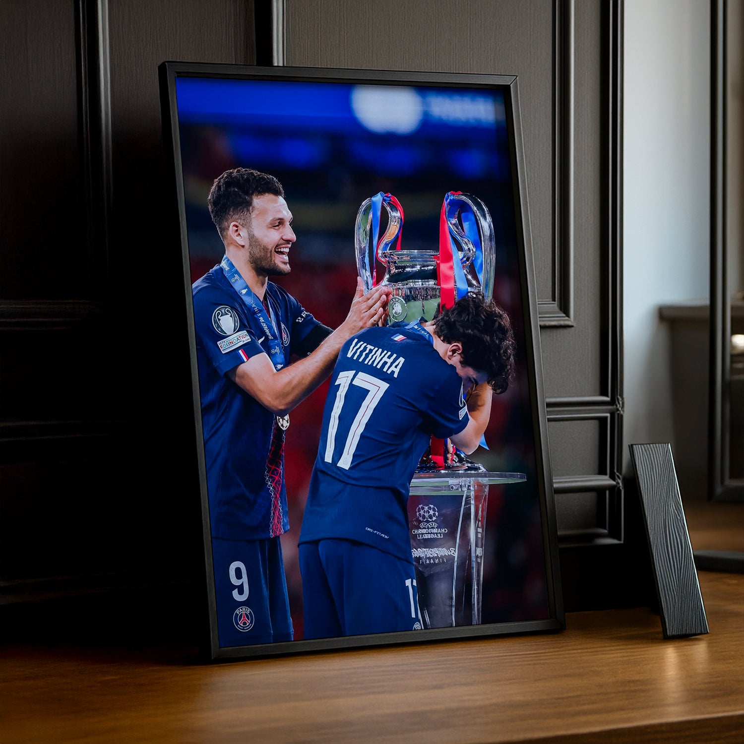 Cadre Photo Vitinha & Ramos – Trophée Champions League 2026 | PSG TonCadre
