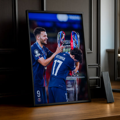 Cadre Photo Vitinha & Ramos – Trophée Champions League 2026 | PSG TonCadre
