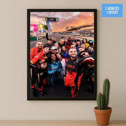Poster encadrée GP Explorer - Selfie Squeezie