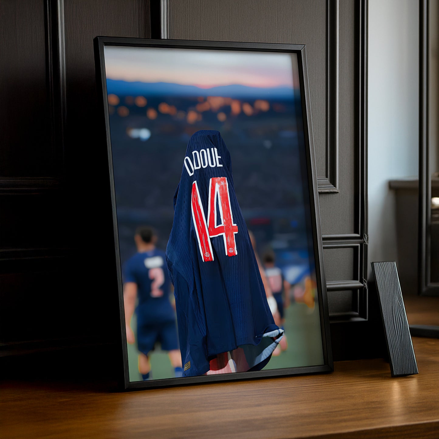 Poster encadrée Paris Saint-Germain - Désiré Doué Maillot