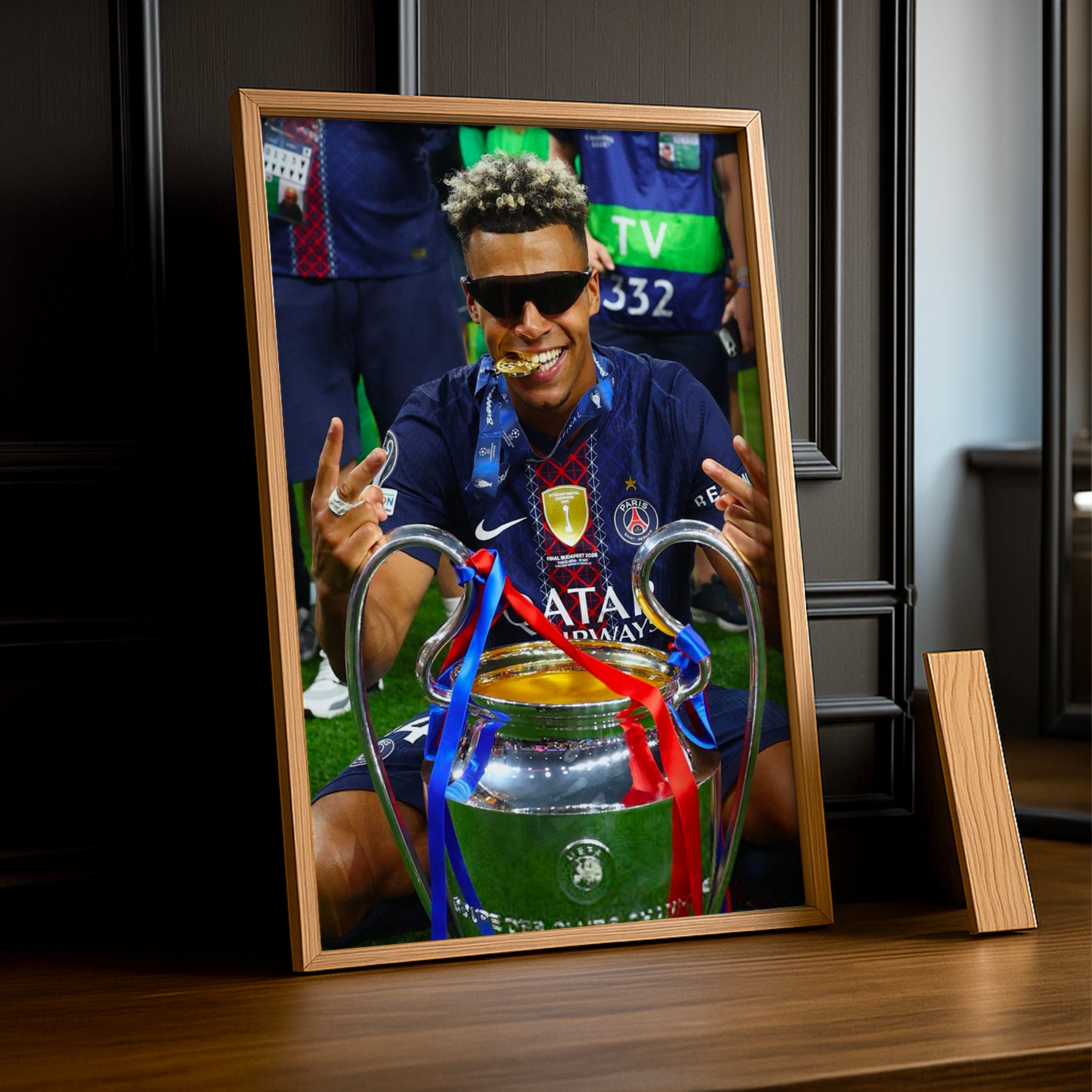 Cadre Photo Désiré Doué – Swag Trophée Champions League 2026 | PSG TonCadre
